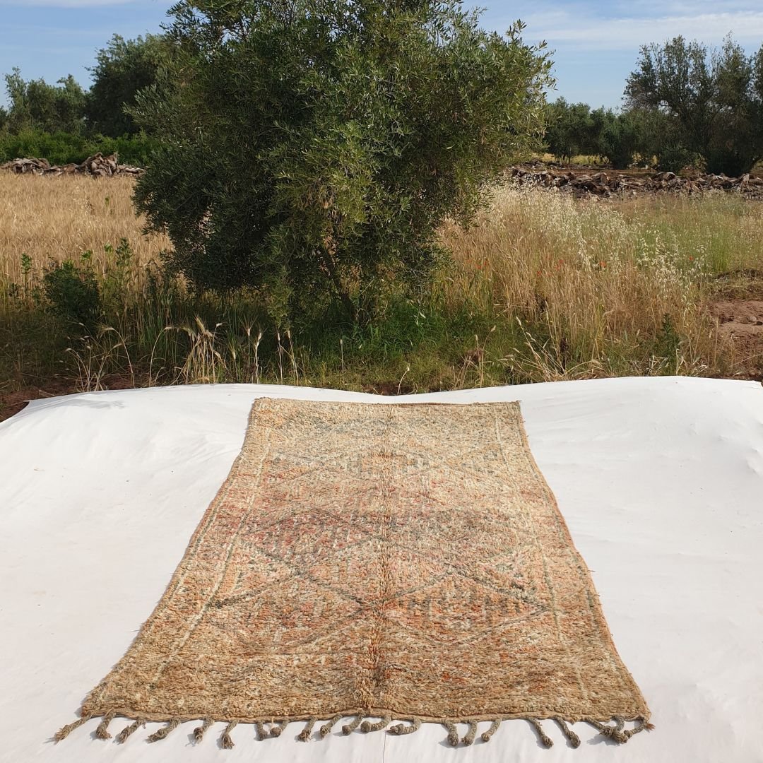Debri - Peach Vintage Moroccan Rug 5x10 | Berber Authentic Handmade Wool Carpet | 5'30 x 10'20 Ft - 163x310 cm - OunizZ