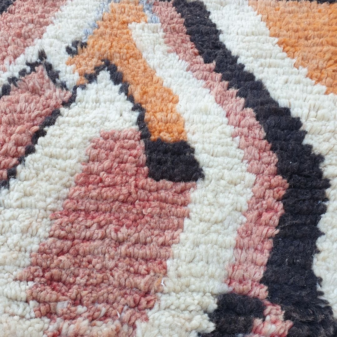 Mabiala - Red Moroccan Rug 6x9 Berber Boujad Handmade | 6'23x9'84 Ft | 190x300 cm - OunizZ