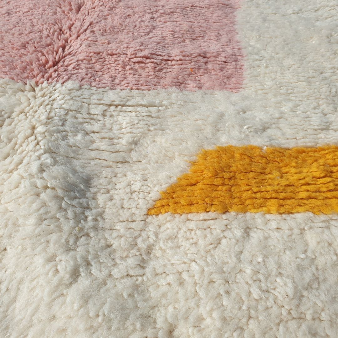 Mawra | Pink Moroccan Rug 5x8 - Handmade Beni Ourain Wool Rug | 5'21x7'90 ft | 159x241 cm - OunizZ