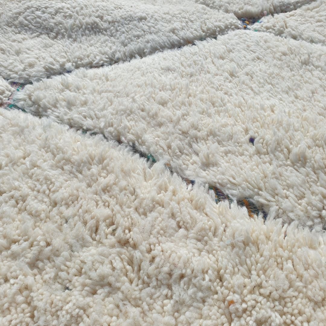 Mohada | Ivory Moroccan Rug 5x8 - Handmade Beni Ourain Wool Rug | 5'38x8'04 ft | 164x245 cm - OunizZ