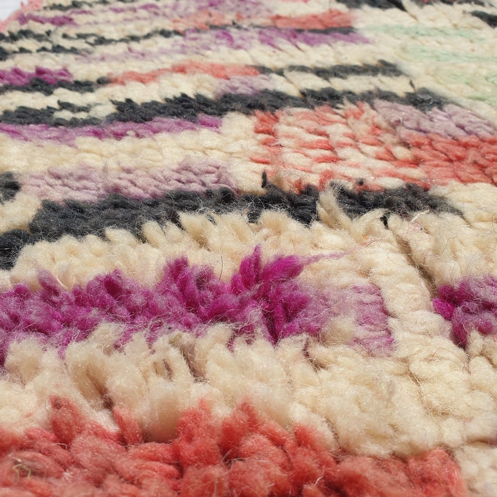 Binila - Moroccan Boujad Berber Rug | Colorful Authentic Handmade Bedroom Rug | 9'1x5'3 Ft | 2,77x1,62 m - OunizZ