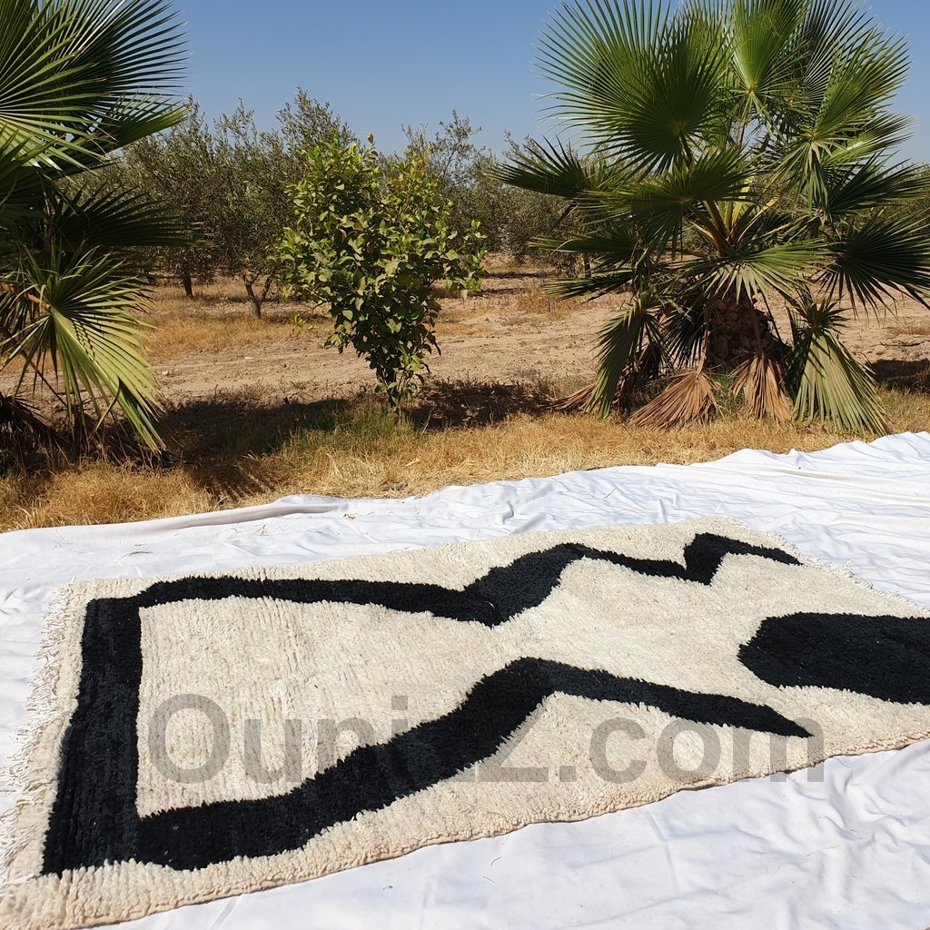 DIVIA | 8'2x5'7 Ft | 2,50x1,75 m | Moroccan Beniourain Rug | 100% wool handmade - OunizZ