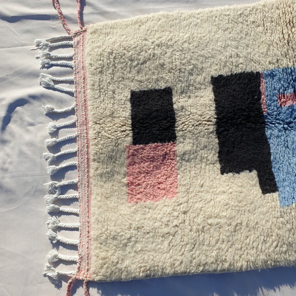 Taika - BENI OUARAIN Moroccan White Rug for Bedroom | Moroccan High Pile Area Rug Berber Authentic Wool | 5'6x3'6 Ft | 170x110 cm - OunizZ