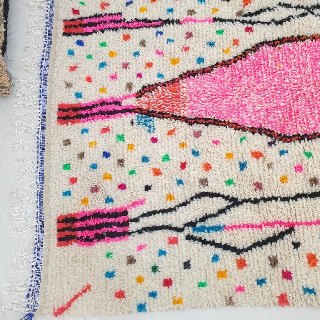 White Azilal Moroccan Rug | Vintage Moroccan Rug | Vintage Berber Rug | Moroccan Area Rug | Authentic Handmade Moroccan Wool Rug | 8'5x4'8 ft - OunizZ