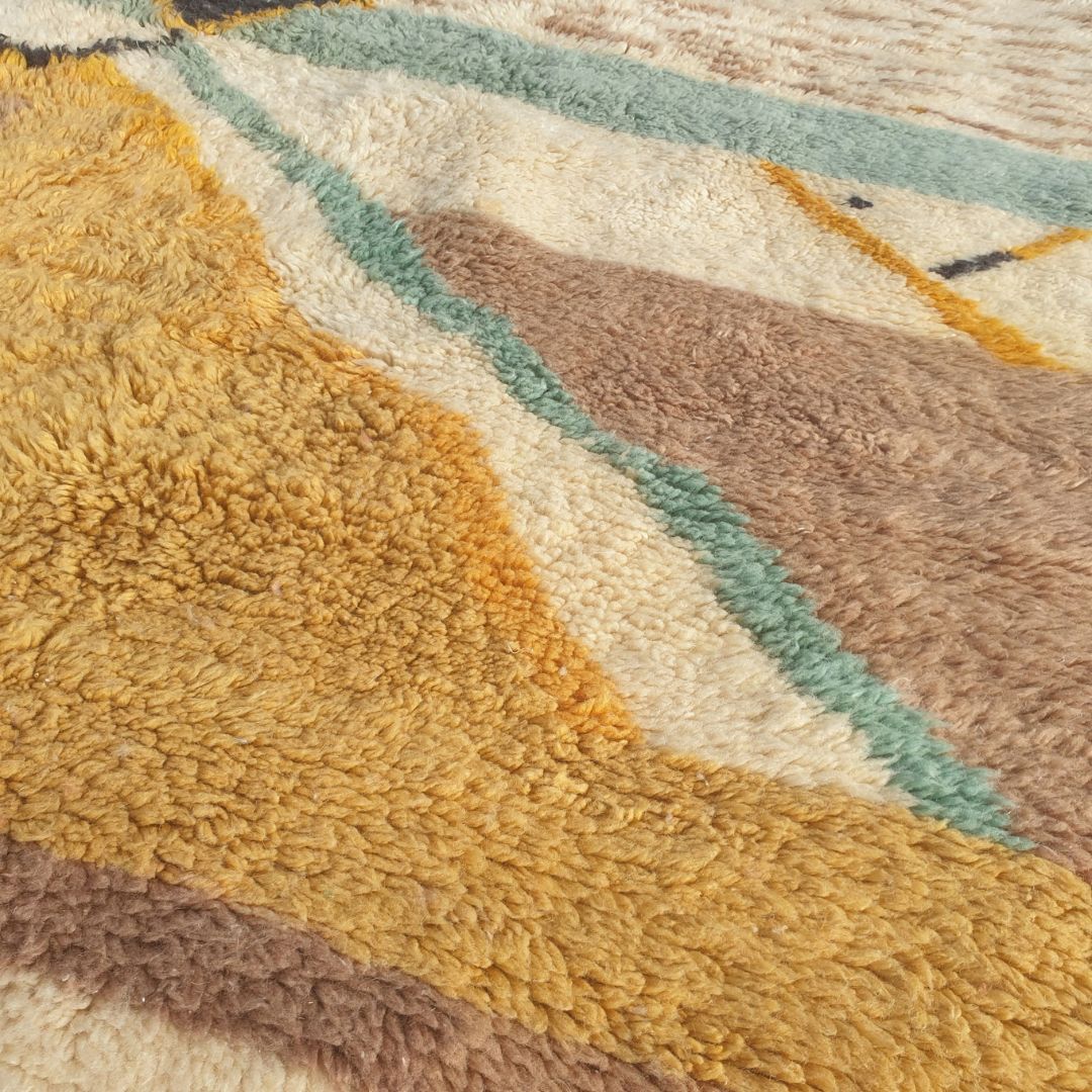 Mansuria - Beni Mrirt Rug with Painterly Abstract Bands and Black Diamond Medallion - Handwoven Berber Carpet | 7'7"x10'1" Ft | 231x309 cm