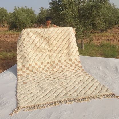 Tatalna - Textured Ivory Beni Ourain Rug with Diagonal Flutes and Checkerboard Relief - Handwoven Berber Carpet | 6'5"x10'2" Ft | 197x310 cm
