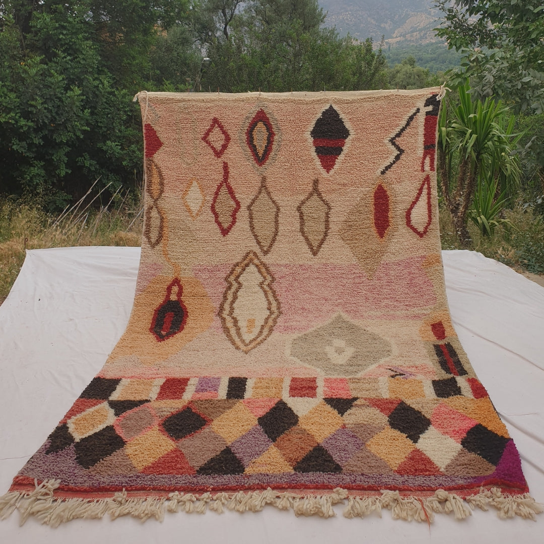 Etza - Peach Moroccan Rug with Dark Harlequin Diamond Border - Handwoven Berber Carpet | 6'6"x10'3" Ft | 198x313 cm