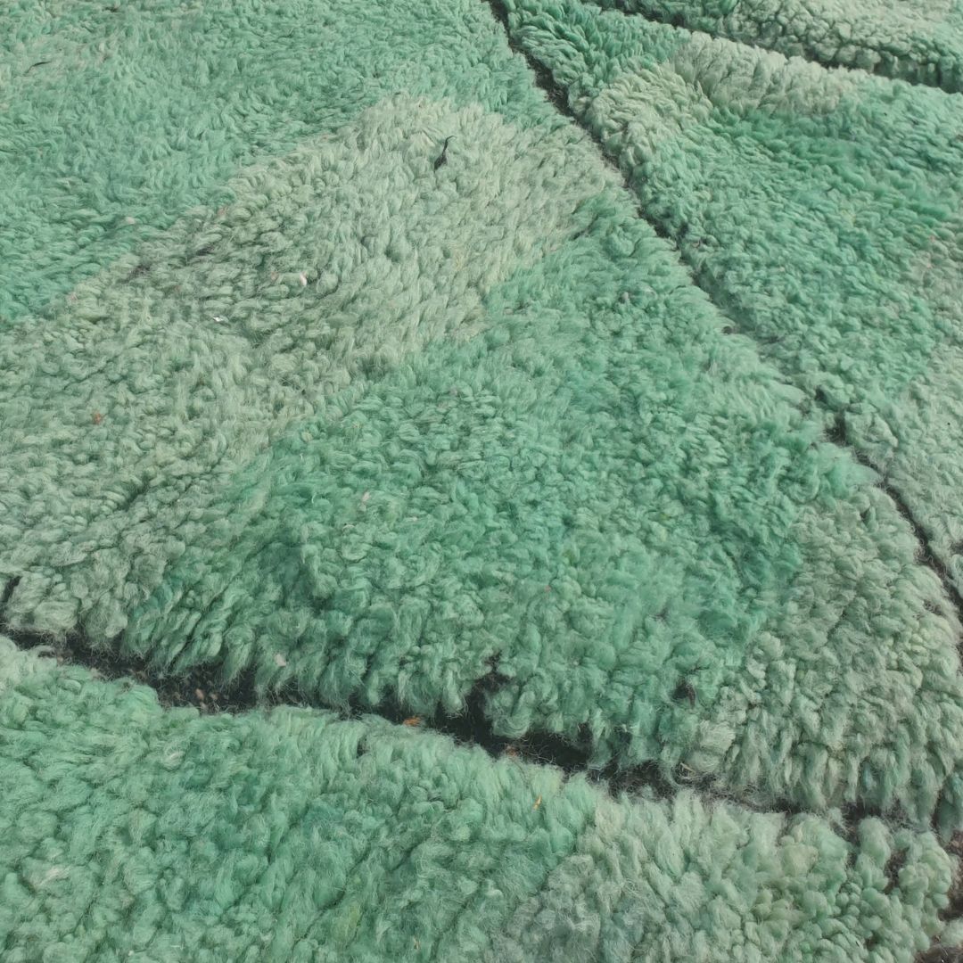 Makhda - Green Beni Ourain Rug with Classic Diamond Lattice - Handwoven Berber Carpet | 5'3"x8'3" Ft | 161x252 cm