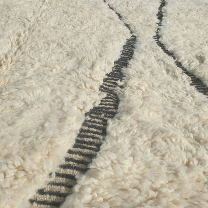Dowazi - Classic Beni Ourain Diamond Rug with Ivory Field and Charcoal Lattice - Handwoven Berber Carpet | 6'9"x9'5" Ft | 208x289 cm