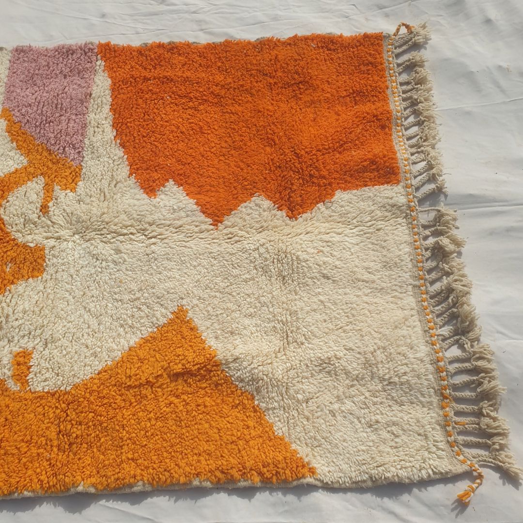 Faytena - Orange & Ivory Abstract Moroccan Rug with Pink Accent - Handwoven Berber Carpet | 5'4"x7'6" Ft | 164x230 cm