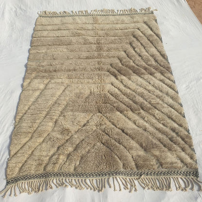 Stilma - Tapis Beni Ouarain Beige avec Motif Chevron Texture Rayonnant - Tapis Berbere Tisse Main | 215x300 cm