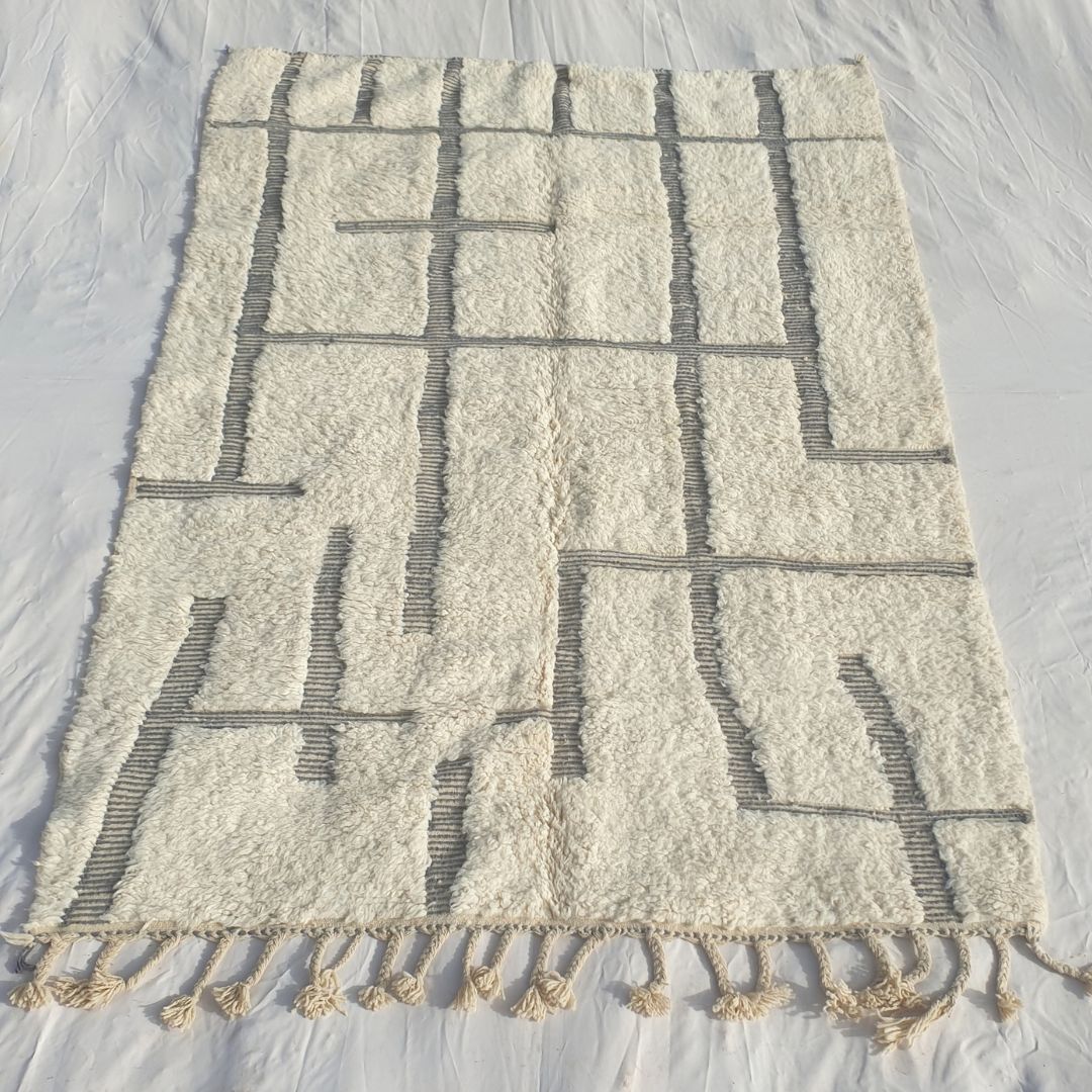 Kenaka - Beni Ourain Rug with Ivory Field and Irregular Gray Maze Line Pattern - Handwoven Berber Carpet | 6'11"x9'11" Ft | 211x303 cm