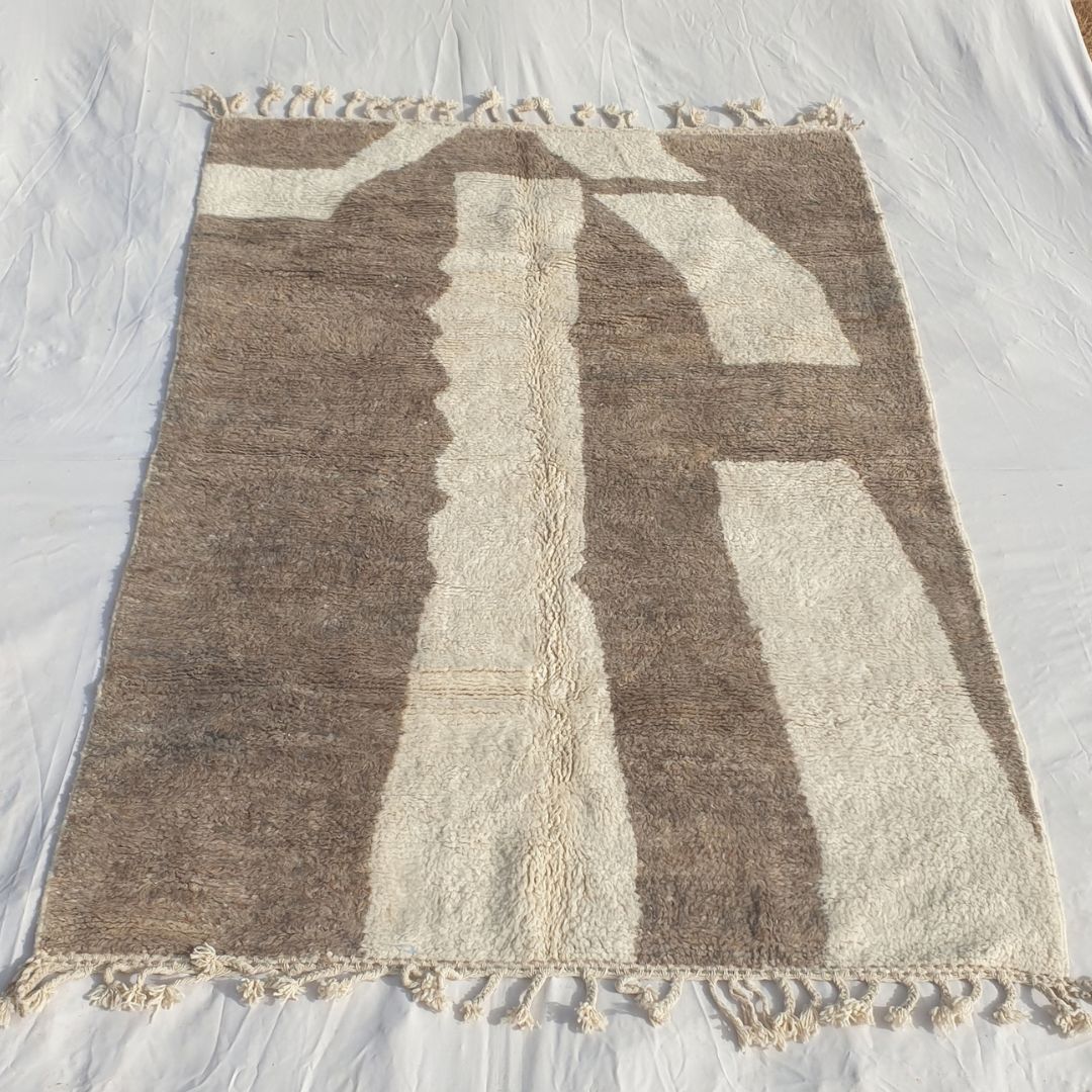 Falaya - Beni Ourain Rug with Brown Field and Bold Sweeping Ivory Colorblock Shapes - Handwoven Berber Carpet | 6'6"x9'5" Ft | 198x288 cm