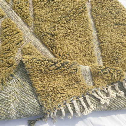 Kwata - Tapis Beni Ouarain Vert Olive - Lignes Organiques Abstraites Branches Tapis Berbere Marocain | 153x242 cm