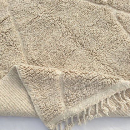 Chaika - Tapis Beni Ouarain Ivoire Beige - Treillage Losange Sculpte Relief Tapis Berbere Marocain | 207x281 cm