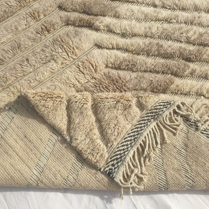 Stilma - Tapis Beni Ouarain Beige avec Motif Chevron Texture Rayonnant - Tapis Berbere Tisse Main | 215x300 cm