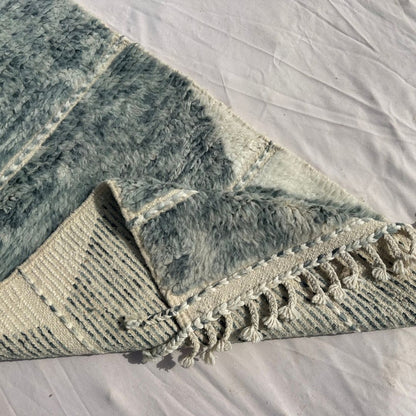 Samfna - Tapis de Couloir Beni Ouarain Gris Sauge aux Carreaux Hexagonaux Empiles sur Fond Creme - Tapis Berbere Tisse Main | 85x304 cm