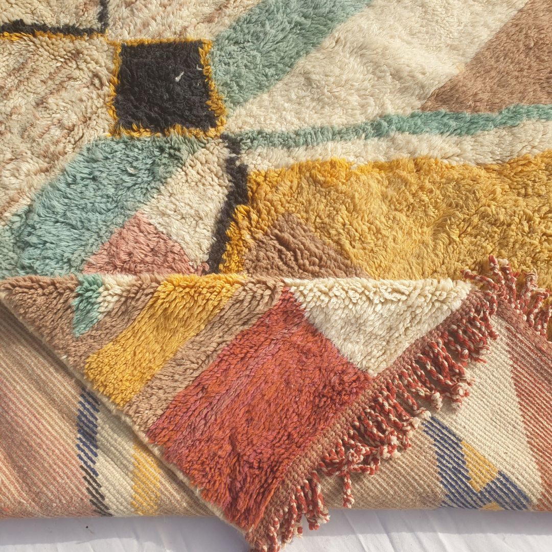 Mansuria - Beni Mrirt Rug with Painterly Abstract Bands and Black Diamond Medallion - Handwoven Berber Carpet | 7'7"x10'1" Ft | 231x309 cm