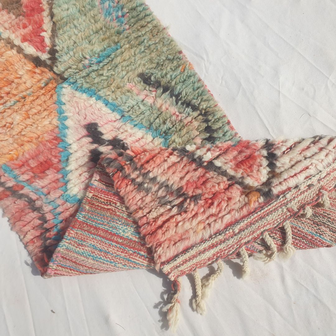 Larguiga - Tapis de Couloir Marocain Pastel Etroit a la Chaine de Medaillons Losanges sur Panneaux de Couleur - Tapis Berbere Tisse Main | 60x300 cm