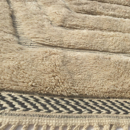 Stilma - Tapis Beni Ouarain Beige avec Motif Chevron Texture Rayonnant - Tapis Berbere Tisse Main | 215x300 cm