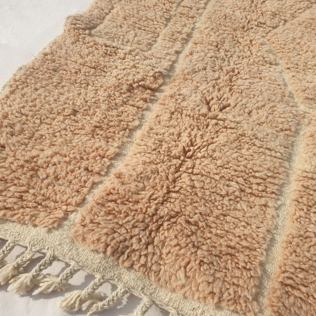 Wynona - Beige Beni Ourain Accent Rug with Carved Diamond and Rectangular Relief - Small Moroccan Berber Carpet | 3'5"x4'9" Ft | 104x144 cm