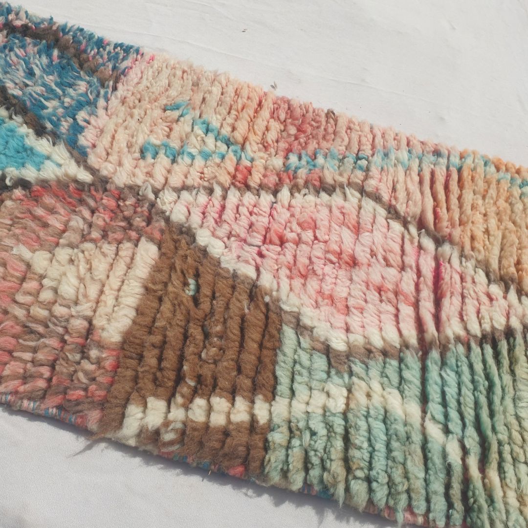 Larguiga - Tapis de Couloir Marocain Pastel Etroit a la Chaine de Medaillons Losanges sur Panneaux de Couleur - Tapis Berbere Tisse Main | 60x300 cm