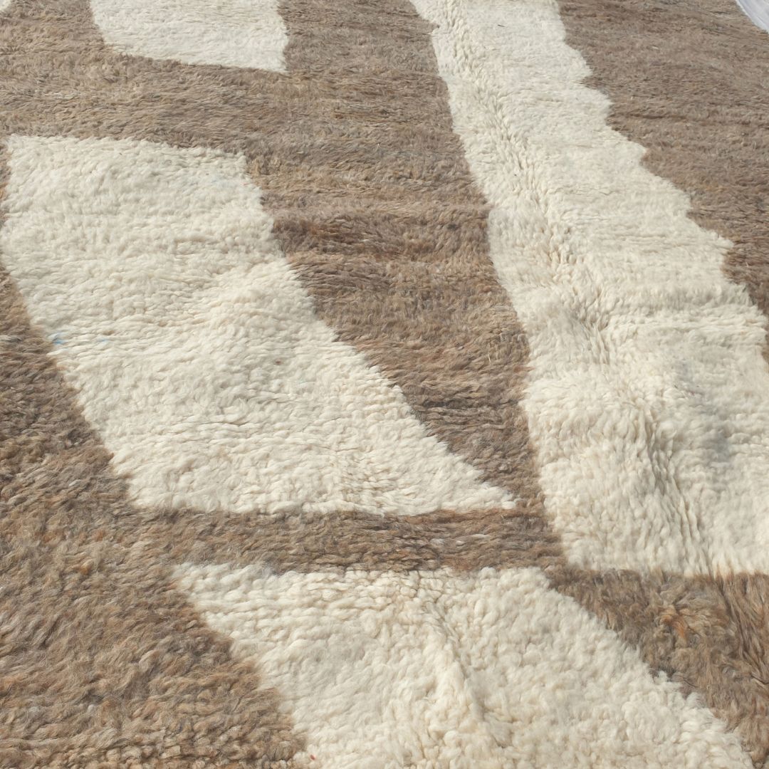 Falaya - Beni Ourain Rug with Brown Field and Bold Sweeping Ivory Colorblock Shapes - Handwoven Berber Carpet | 6'6"x9'5" Ft | 198x288 cm
