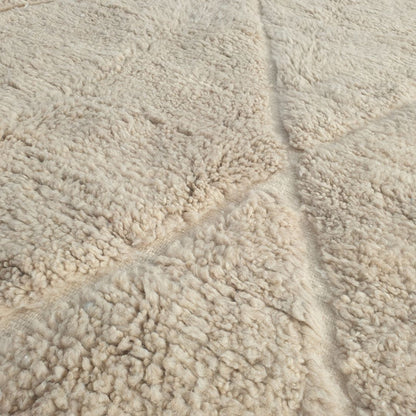 Chaika - Tapis Beni Ouarain Ivoire Beige - Treillage Losange Sculpte Relief Tapis Berbere Marocain | 207x281 cm