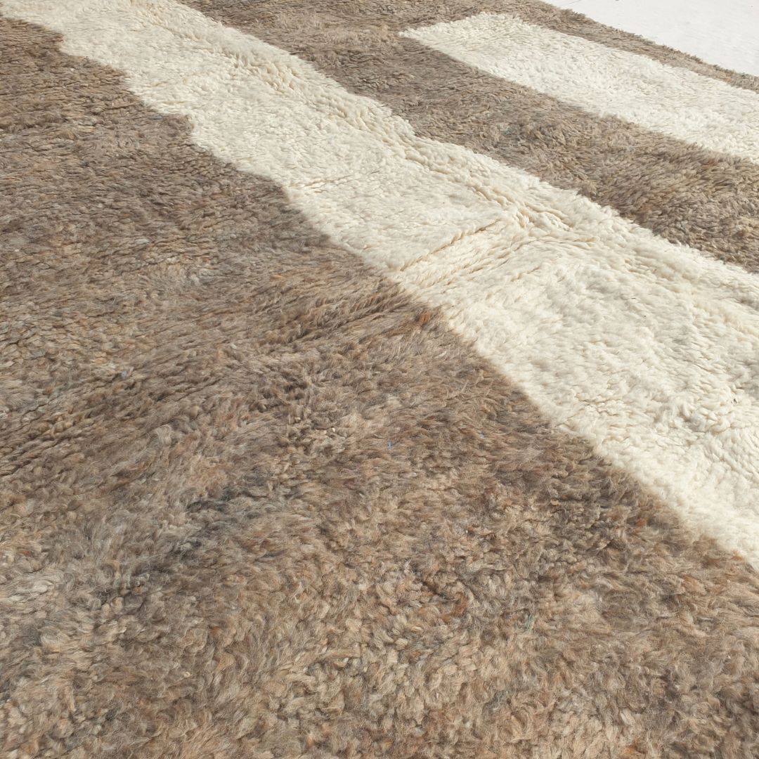Falaya - Beni Ourain Rug with Brown Field and Bold Sweeping Ivory Colorblock Shapes - Handwoven Berber Carpet | 6'6"x9'5" Ft | 198x288 cm
