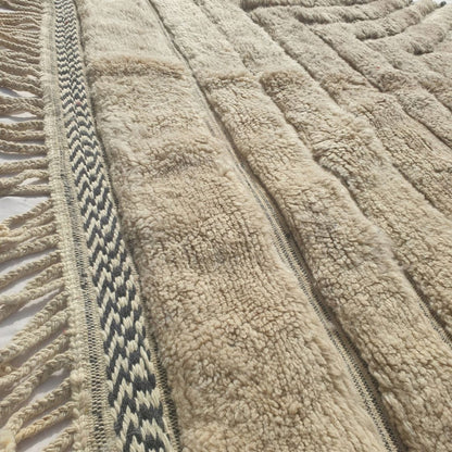 Stilma - Tapis Beni Ouarain Beige avec Motif Chevron Texture Rayonnant - Tapis Berbere Tisse Main | 215x300 cm