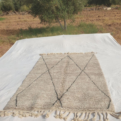 Wirafa - Tapis Beni Ouarain Losange Classique en Avoine - Tapis Berbere Tisse Main | 162x249 cm