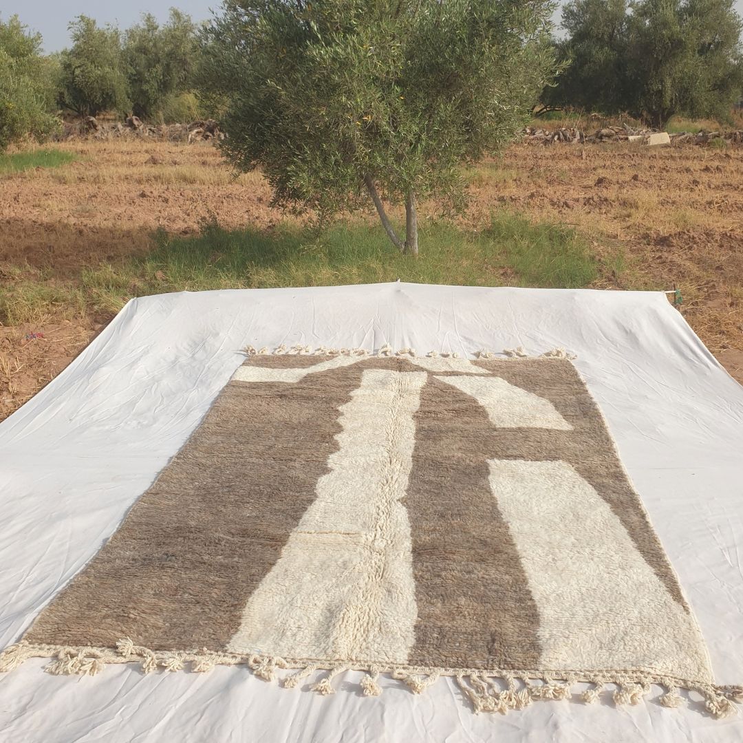 Falaya - Beni Ourain Rug with Brown Field and Bold Sweeping Ivory Colorblock Shapes - Handwoven Berber Carpet | 6'6"x9'5" Ft | 198x288 cm