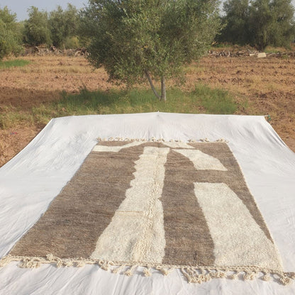 Falaya - Beni Ourain Rug with Brown Field and Bold Sweeping Ivory Colorblock Shapes - Handwoven Berber Carpet | 6'6"x9'5" Ft | 198x288 cm
