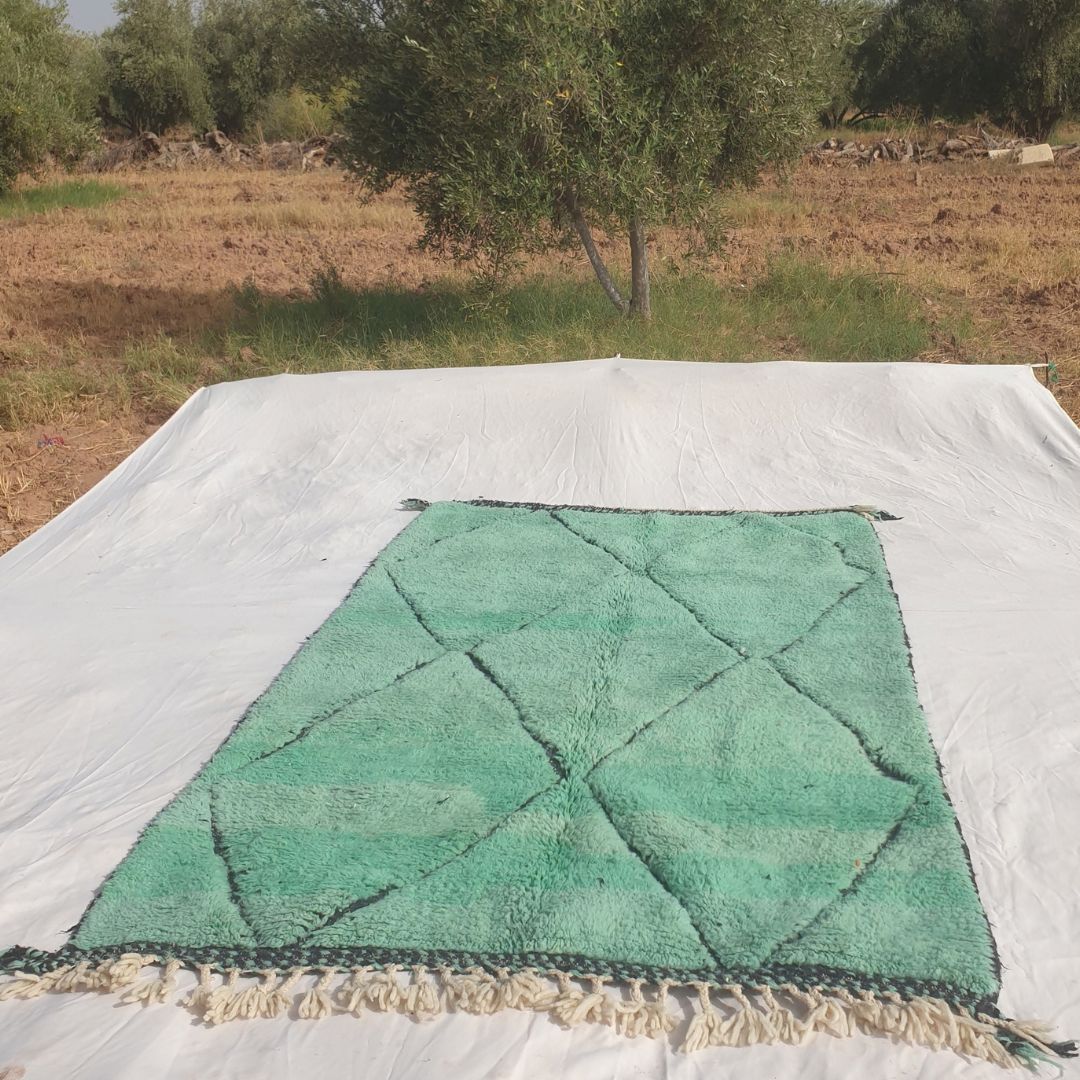 Makhda - Green Beni Ourain Rug with Classic Diamond Lattice - Handwoven Berber Carpet | 5'3"x8'3" Ft | 161x252 cm