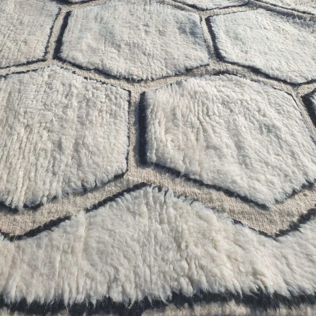 Amssla | Honeycomb 6x9 Black & White Beni Ourain Rug - Plush Berber Wool Shag Carpet | 6'73x9'71 Ft | 205x296 cm - OunizZ