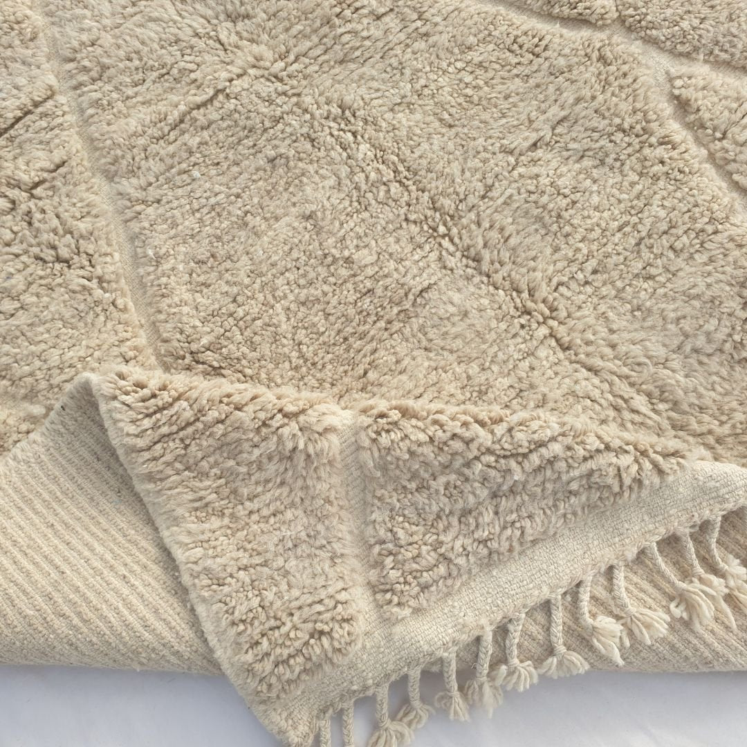 Chaika - Ivory Beige Beni Ourain Rug - Classic Diamond Trellis Carved Relief Moroccan Berber Carpet | 6'9"x9'2" Ft | 207x281 cm - OunizZ