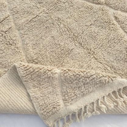 Chaika - Ivory Beige Beni Ourain Rug - Classic Diamond Trellis Carved Relief Moroccan Berber Carpet | 6'9"x9'2" Ft | 207x281 cm - OunizZ