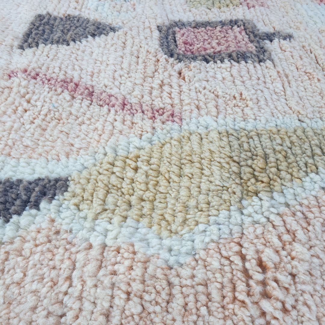 Chalika - Peachy Beige & Red 6x10 Berber Moroccan Rug | Authentic Boujad handmade Moroccan Carpet | 6'75x10'37 Ft | 206x316 cm - OunizZ