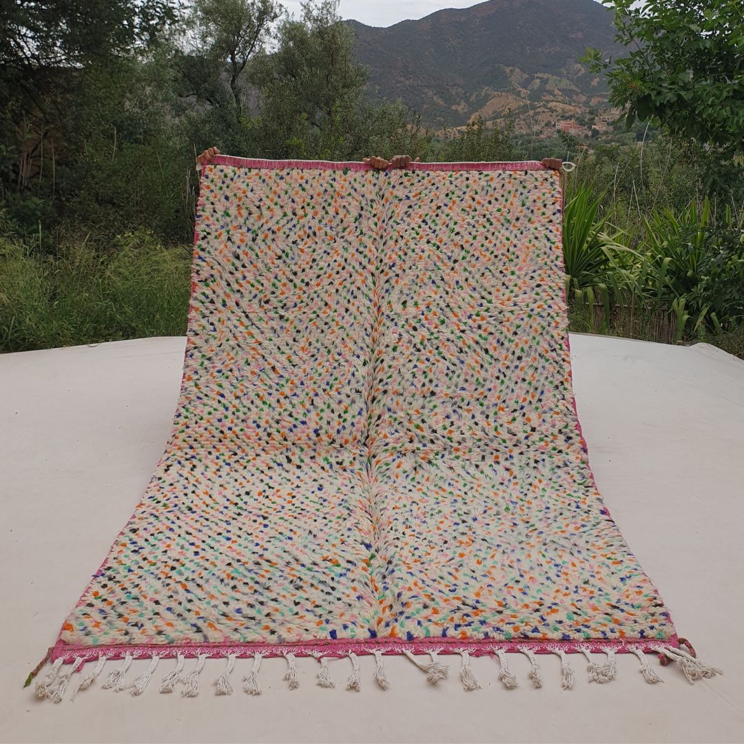 Dalmia | Multicolor Dotted White Beni Ourain Moroccan Rug | 4'89x7'77 Ft | 149x237 cm - OunizZ