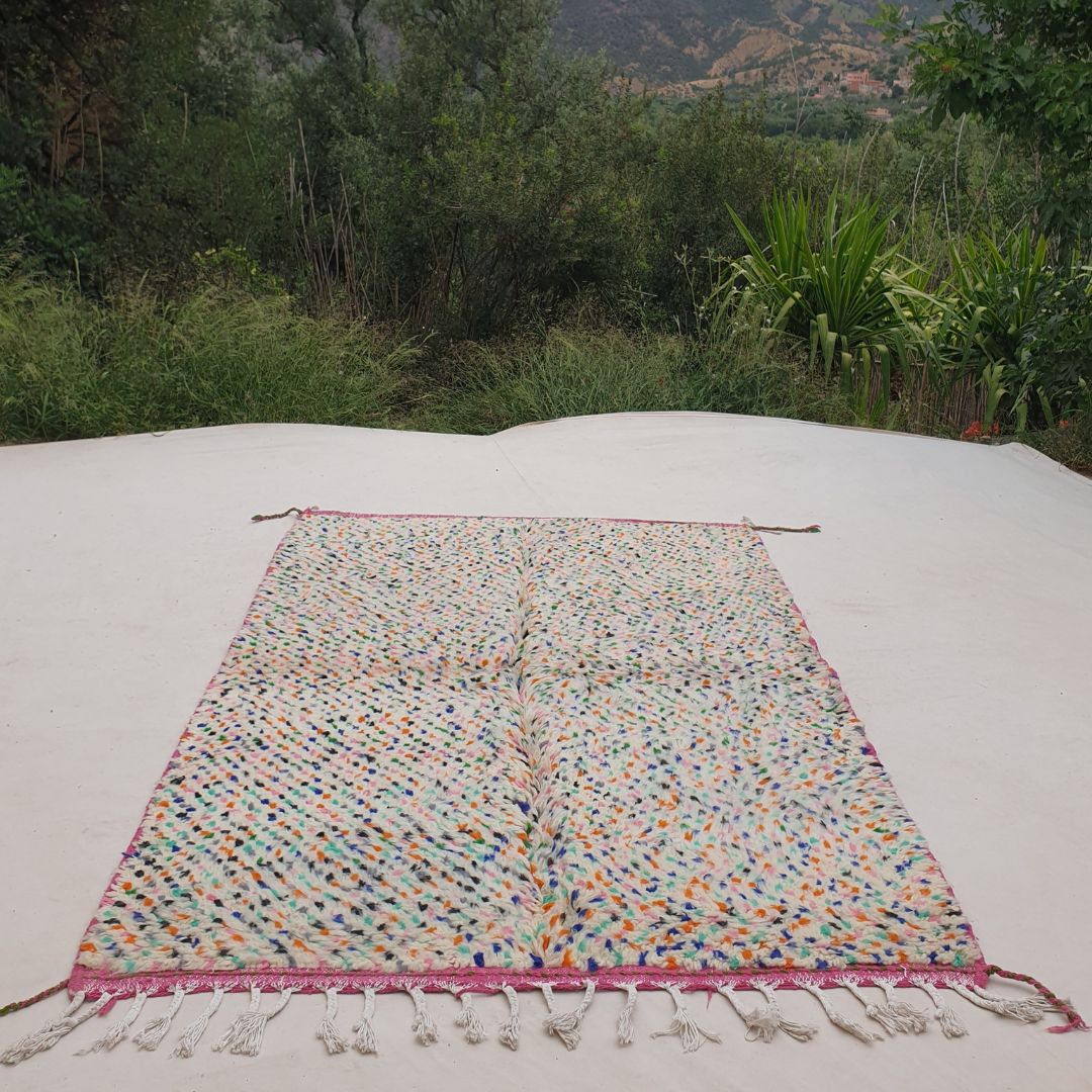 Dalmia | Multicolor Dotted White Beni Ourain Moroccan Rug | 4'89x7'77 Ft | 149x237 cm - OunizZ