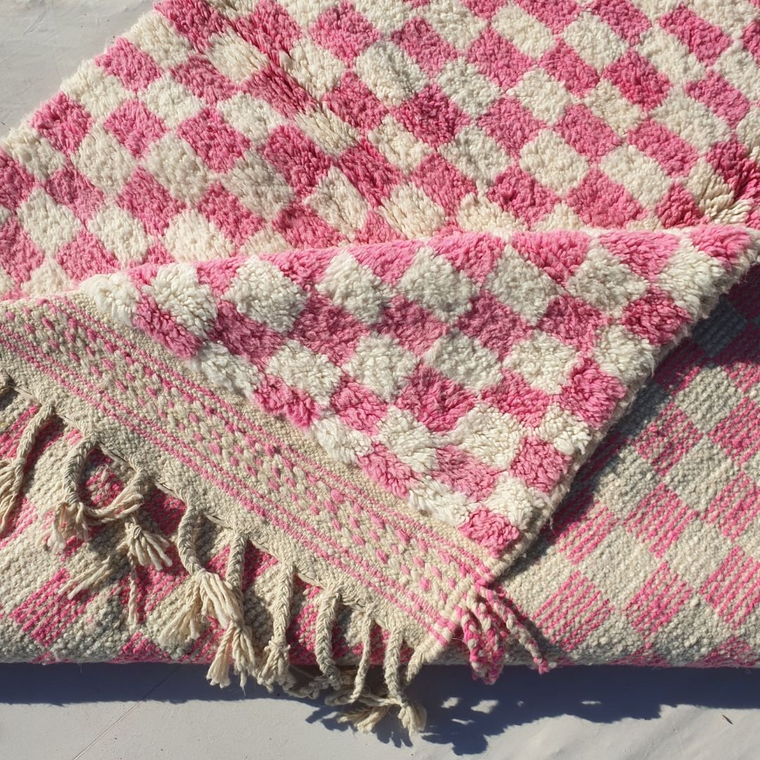 Dama | Pink Checkered Beni Ourain 5x8 Moroccan Rug | 5'58x8'43 Ft | 170x257 cm - OunizZ