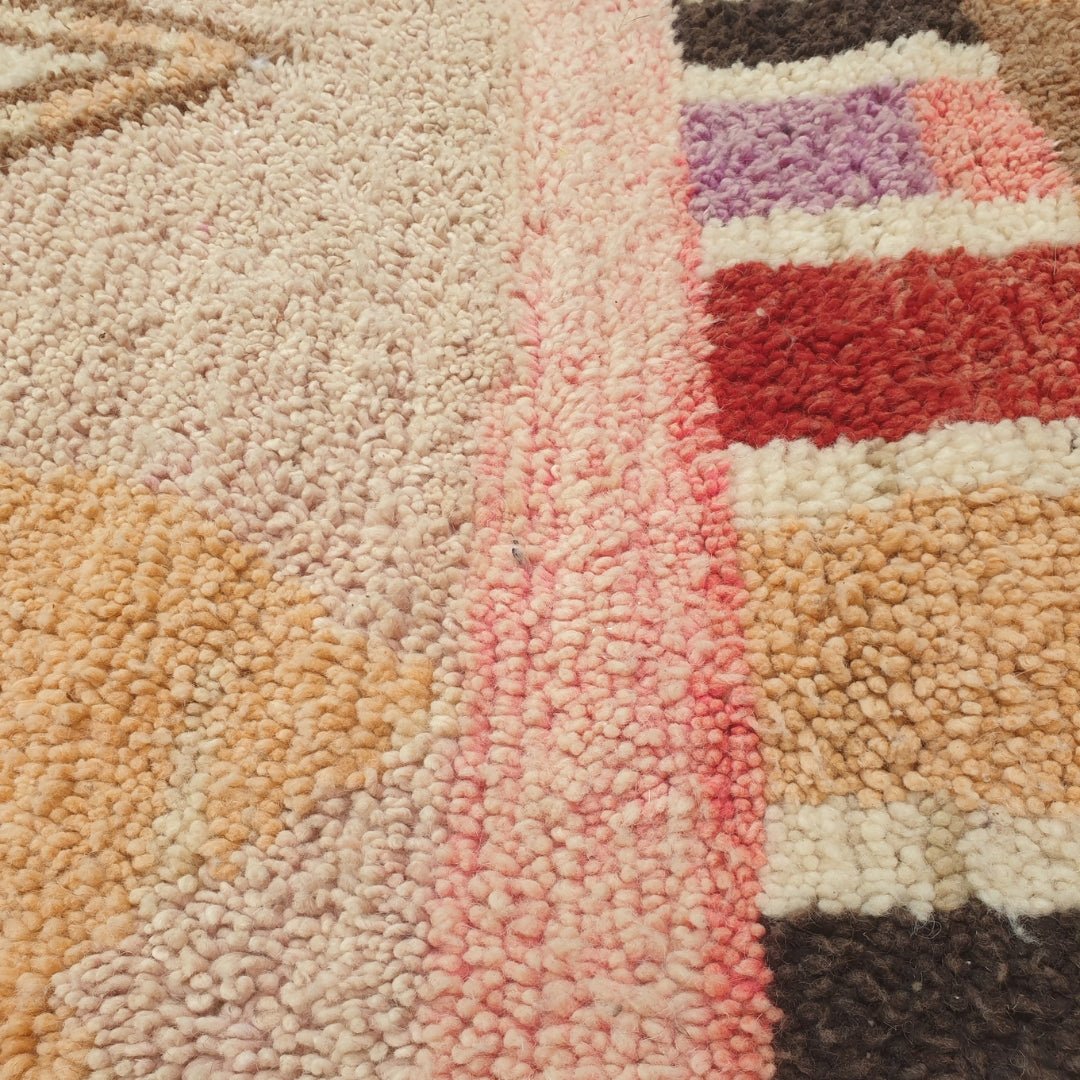 Etza - Peach Moroccan Rug with Dark Harlequin Diamond Border - Handwoven Berber Carpet | 6'6"x10'3" Ft | 198x313 cm - OunizZ
