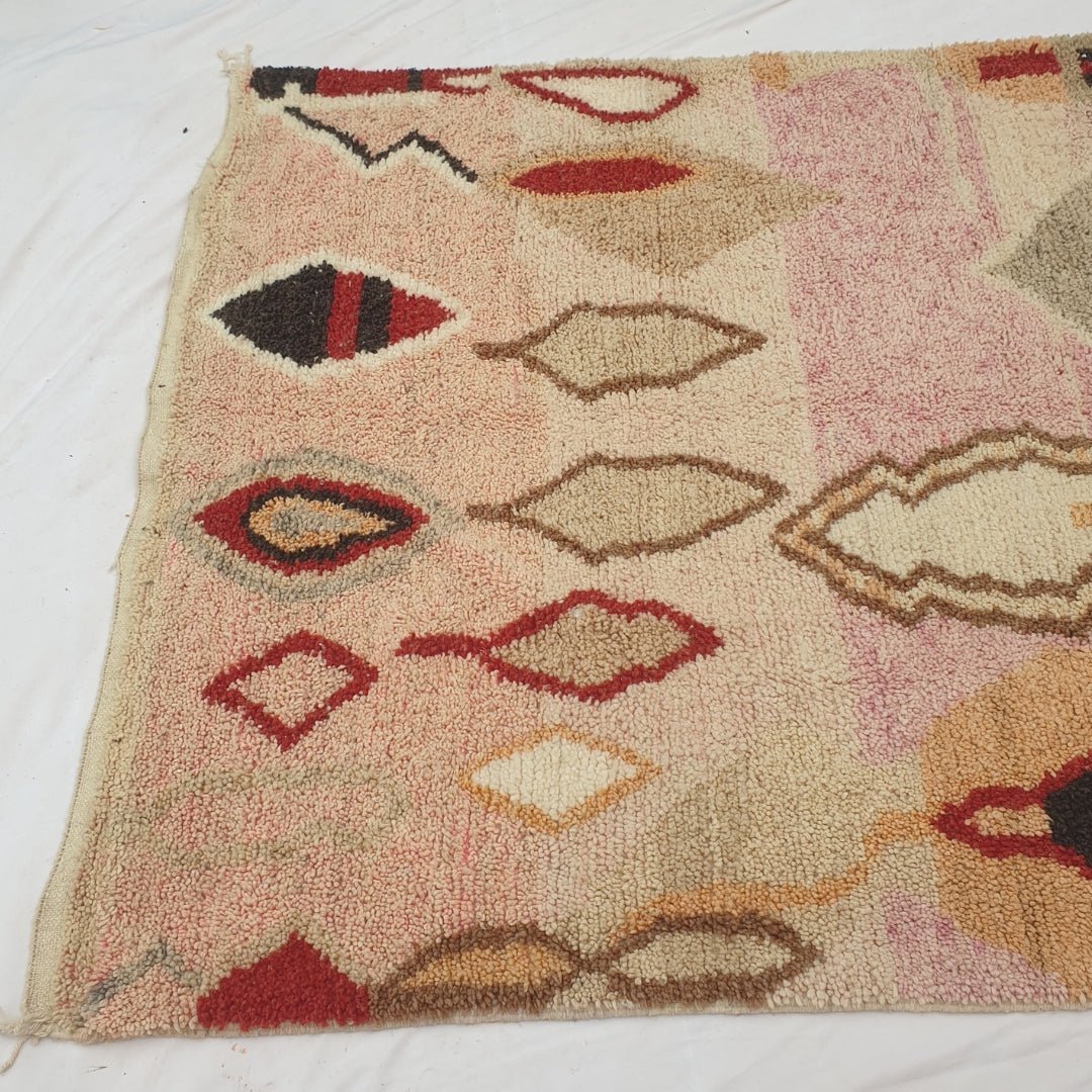Etza - Peach Moroccan Rug with Dark Harlequin Diamond Border - Handwoven Berber Carpet | 6'6"x10'3" Ft | 198x313 cm - OunizZ