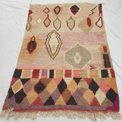 Etza - Peach Moroccan Rug with Dark Harlequin Diamond Border - Handwoven Berber Carpet | 6'6"x10'3" Ft | 198x313 cm - OunizZ