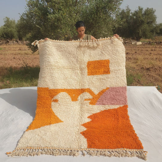 Faytena - Orange & Ivory Abstract Moroccan Rug with Pink Accent - Handwoven Berber Carpet | 5'4"x7'6" Ft | 164x230 cm - OunizZ