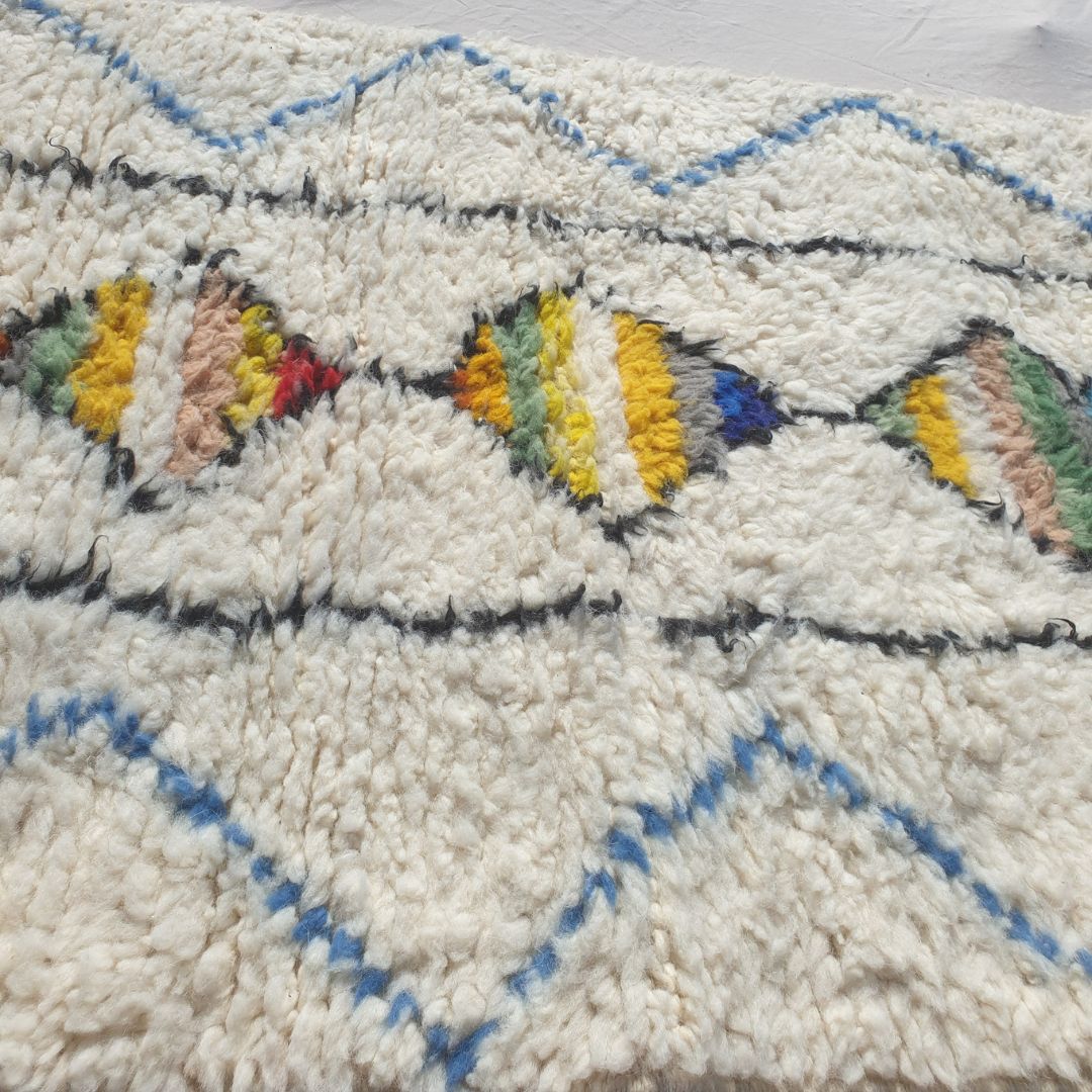 Halat - White Beni Ourain Runner Rug - Multicolor Striped Diamond Column Moroccan Berber Hallway Carpet | 2'5"×9'3" Ft | 75×282 cm - OunizZ