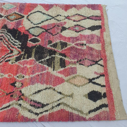 Khanila - Bold Pink Diamond Boujad Rug 6x10 ft - Vibrant Handwoven Moroccan Berber Geometric Area Rug for Eclectic Living | 6'46x10'30 Ft | 197x314 cm - OunizZ