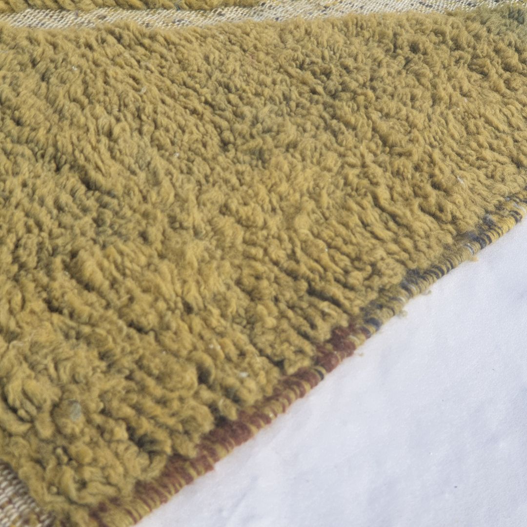 Kwata - Olive Green Beni Ourain Rug - Abstract Organic Branching Line Moroccan Berber Carpet | 5'x7'11" Ft | 153x242 cm - OunizZ