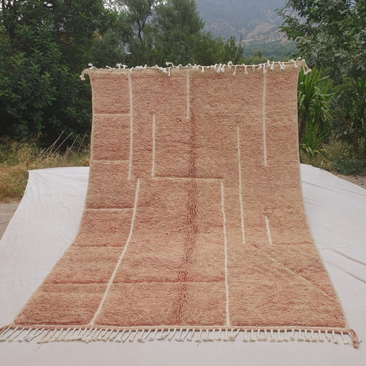 Latfa - Dusty Rose Beni Ourain Rug with Minimalist Ivory Line Grid - Handwoven Berber Carpet | 6'8"x9'8" Ft | 203x296 cm - OunizZ