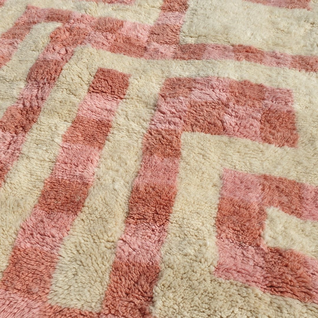 Mataha | Pink Checkered Moroccan Rug 6x10 Beni Ourain Ultra Soft | Authentic Berber wool Beni Rug | 6'23x10'27 Ft | 190x313 cm - OunizZ